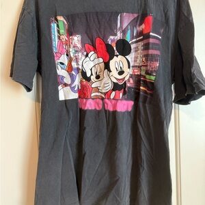 Zara Gray and Red Short Sleeve Tee with Graphic Design